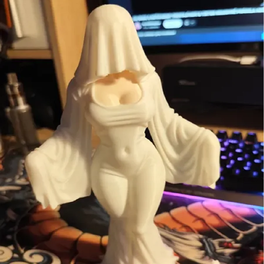 A 12cm Ghost Ornament, 3D Printed White Dress Ghost Decoration, Funny Halloween Indoor and Outdoor Decoration